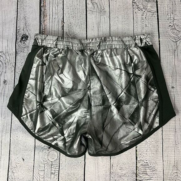 UNDER ARMOUR Running Shorts - Picture 2 of 6
